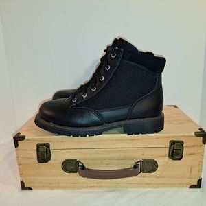 Magnum Hi-Tec Jr Casual Boots, Size 3.5